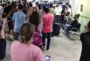 Sergio Moro é hostilizado ao desembarcar na Paraíba - Foto: Reprodução