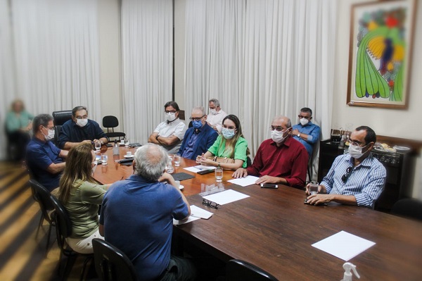 Decisões foram tomadas pelo prefeito após reunião do Comitê Científico do Município - Foto: Divulgação