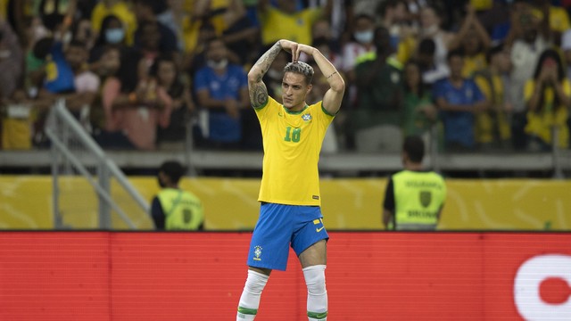 Antony comemora gol em vitória da seleção brasileira sobre o Paraguai - Foto: Lucas Figueiredo / CBF