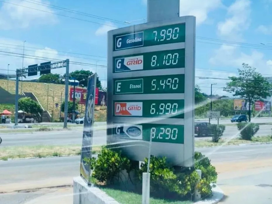 Preço da gasolina chega a quase R$ 8 em postos de combustíveis de Natal após reajuste da Petrobras - Foto: Redes sociais