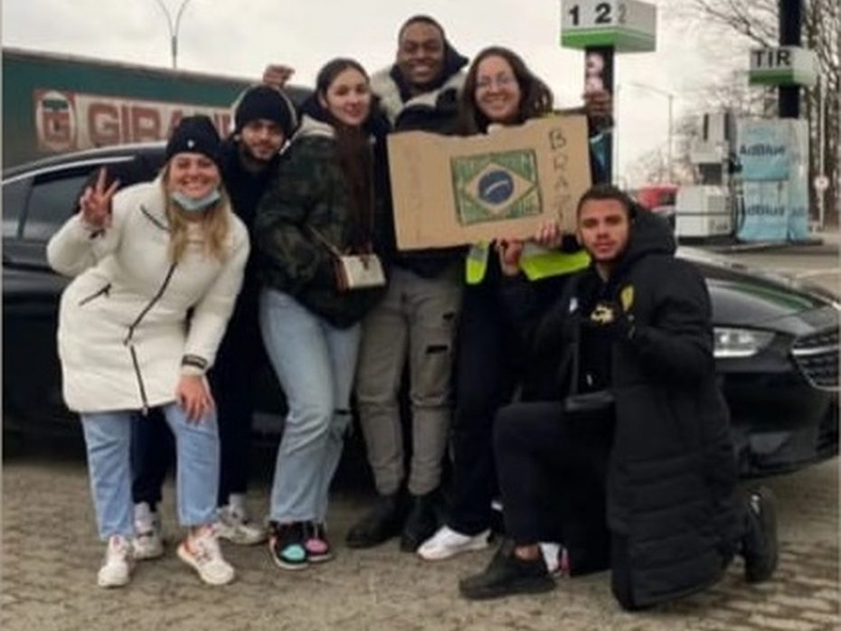 Quem é o grupo de voluntários que está ajudando brasileiros a deixarem a Ucrânia - Foto: Reprodução/Redes Sociais