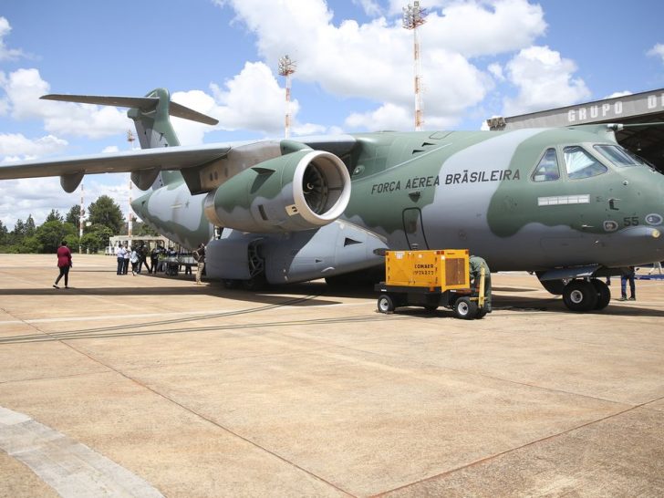 Avião da FAB chega ao Brasil com repatriados vindos da Ucrânia - Foto: José Cruz/Agência Brasil