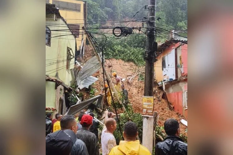 Mortes após chuvas no RJ chegam a 18; só em Angra dos Reis foram 10 - Foto: Reprodução/Facebook