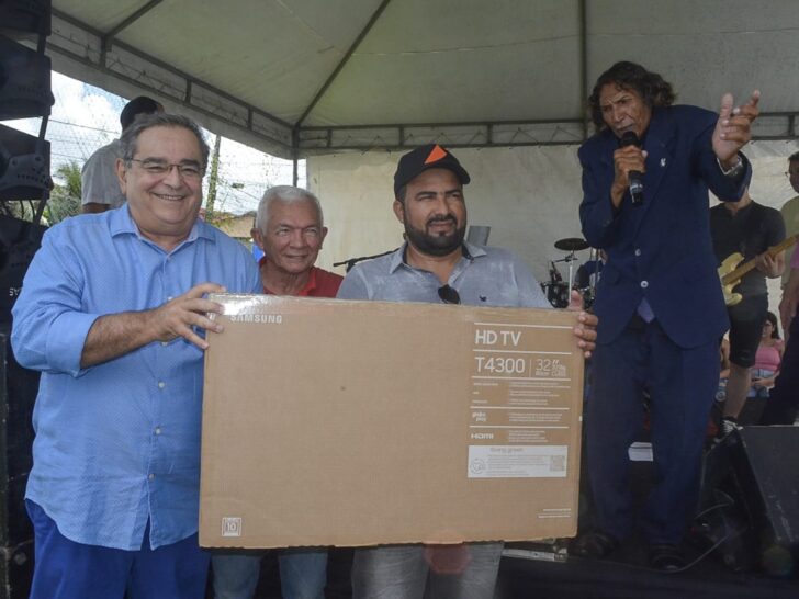 Dia do gari é celebrado com feijoada e entrega de brindes - Foto: Joana Lima