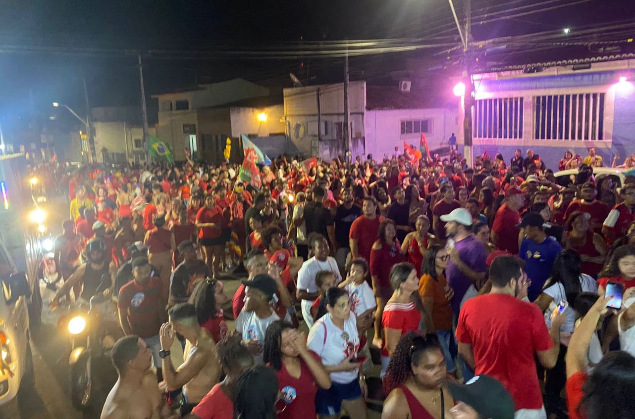 Ato pró-Lula com Fátima e Walter Alves é interrompido após tiros em Macaíba, na Grande Natal