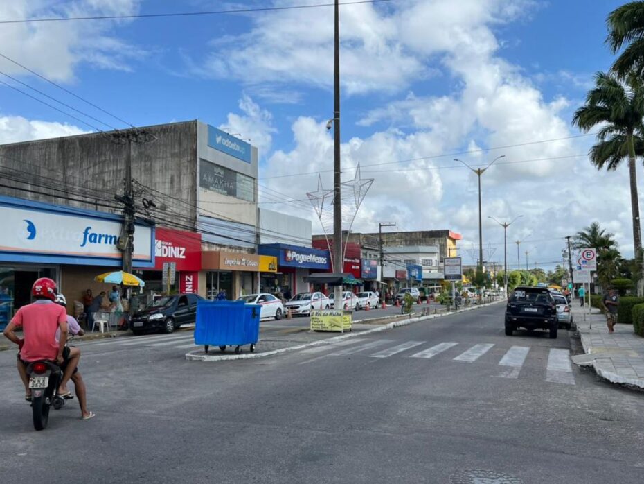 Avenida Everaldo Breves, no Centro de Parnamirim, terá intervenções - Foto: Tiago Rebolo / 98 FM