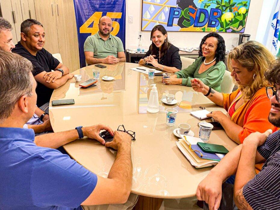 Parlamentares do PSDB reunidos com a deputada federal Natália Bonavides e com a deputada estadual Divaneide Basílio - Foto: Reprodução