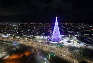 Árvore de Natal ficará acesa o ano todo, segundo secretário da Semsur - Foto: Alex Régis / Prefeitura do Natal