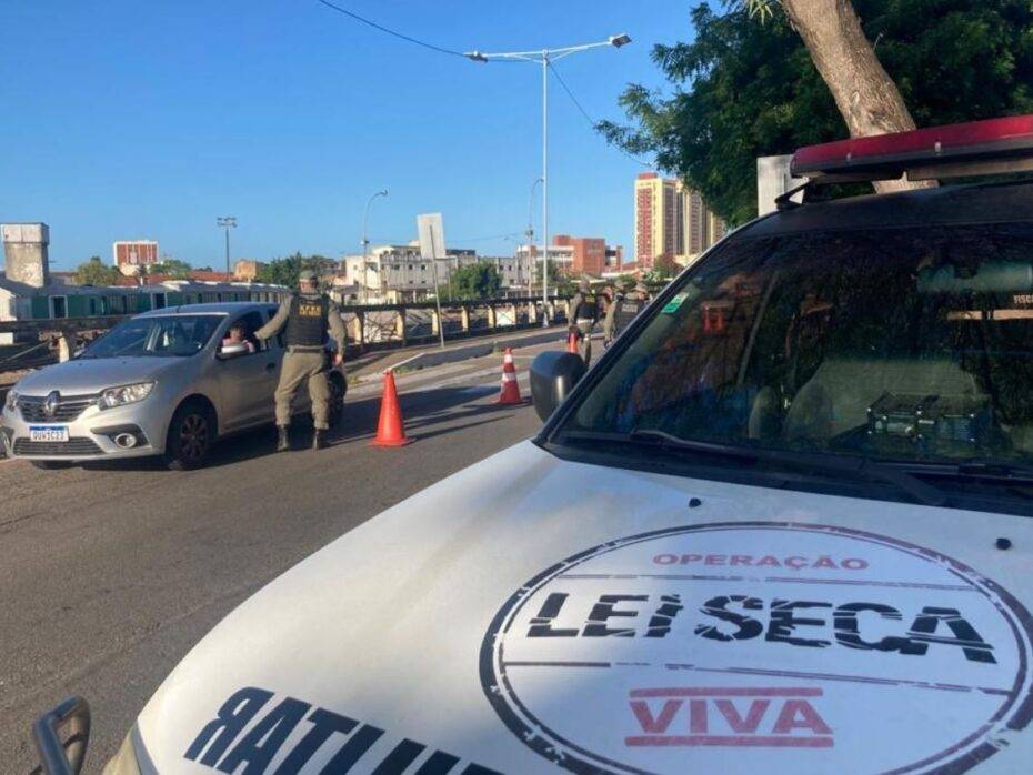 Blitz da Lei Seca foi realizada neste domingo (14) na Ribeira, na Zona Leste de Natal - 