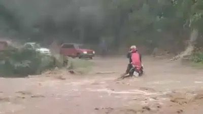 [VÍDEO] Correnteza leva homem e criança em Florânia, no interior do RN - Portal 98 FM Natal