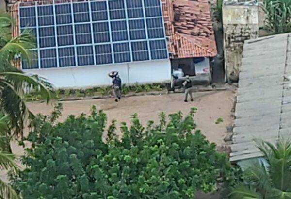 Contra o homem havia mandado de prisão em aberto por tráfico de drogas e também responde na Justiça por assaltos a bancos na modalidade "novo cangaço". Foto: Sesed