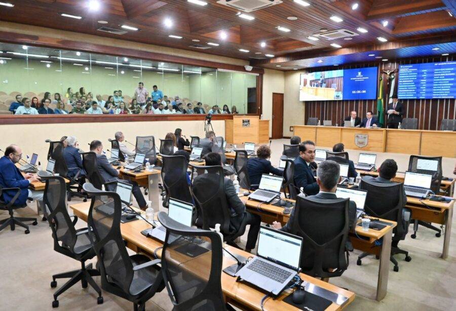 Plenário da Assembleia Legislativa em sessão plenária nesta quarta-feira (10) - 