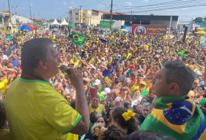 Ex-presidente Jair Bolsonaro e candidato a prefeito Salatiel de Souza em evento em Parnamirim - Foto: PL / Reprodução