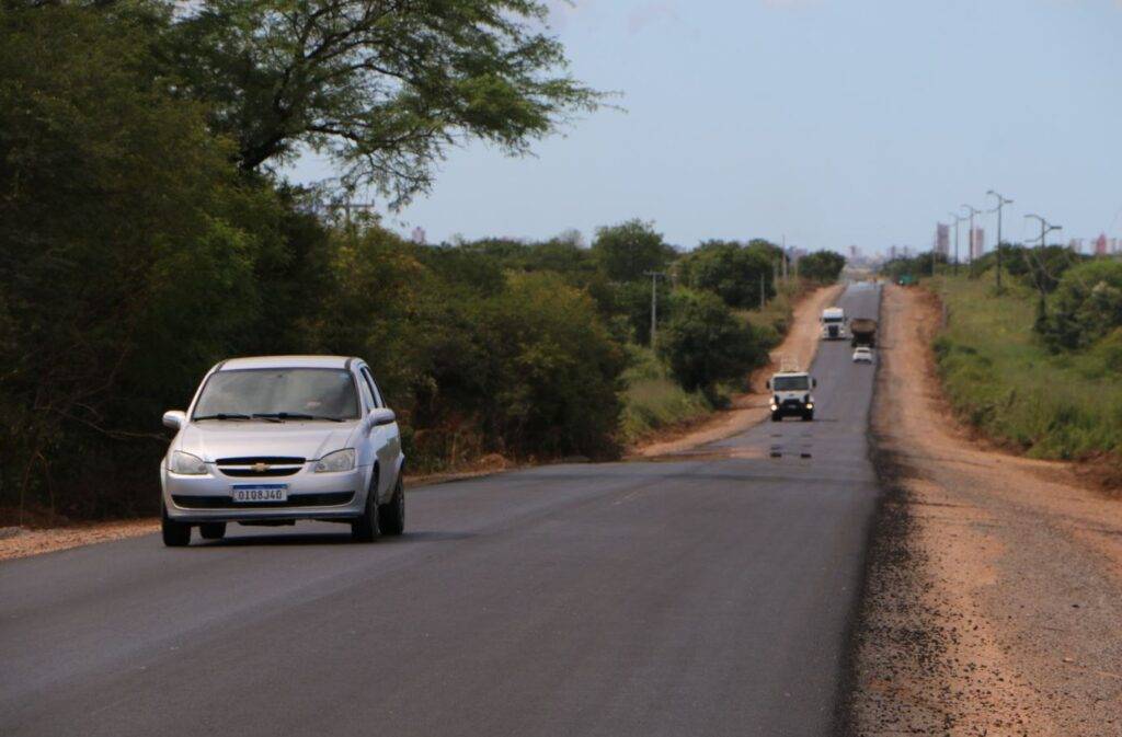 Trecho da RN-117 entre Mossoró e Governador Dix-Sept Rosado está sendo recuperado pelo Governo do RN - Foto: Carlos Costa / Governo do RN