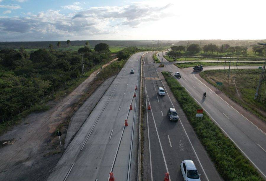 Trecho já duplicado da BR-304 no Rio Grande do Norte, na altura da chamada Reta Tabajara - 